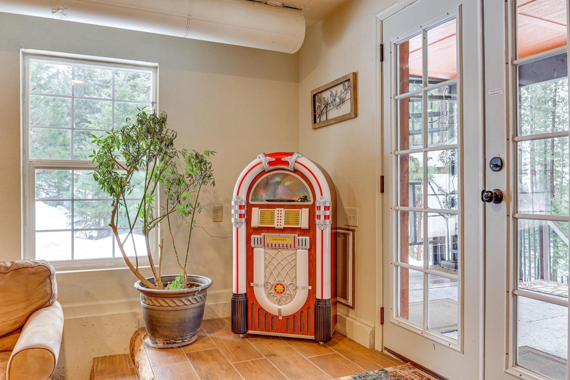 Updated Garden Valley Home With Fire Pit And Game Room Crouch Exterior photo